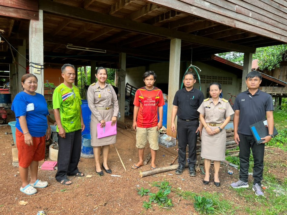 เทศบาลตำบลพอกน้อย ได้ลงพื้นที่ เยี่ยมบ้าน  นายนฤพล นารถชมสา  บ้านดอนต้นม่วง ม.3 ตำบลพอกน้อย