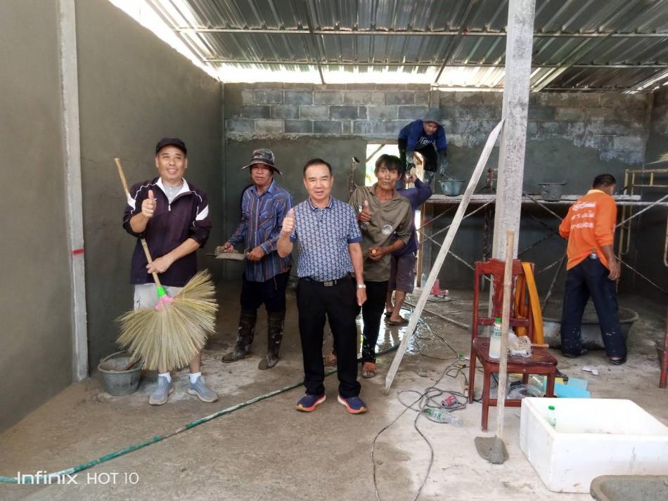 ท่านนายกเสน่ห์ วจีสิงห์ นายกเทศมนตรีตำบลพอกน้อย ออกพื้นที่ตรวจความเรียบร้อยของการสร้างบ้านให้แก่ประชนชนผู้ยากไร้ บ้านพอกน้อยพัฒนา หมู่ 8 ตำบลพอกน้อย อำเภอพรรณานิคม จังหวัดสกลนคร
