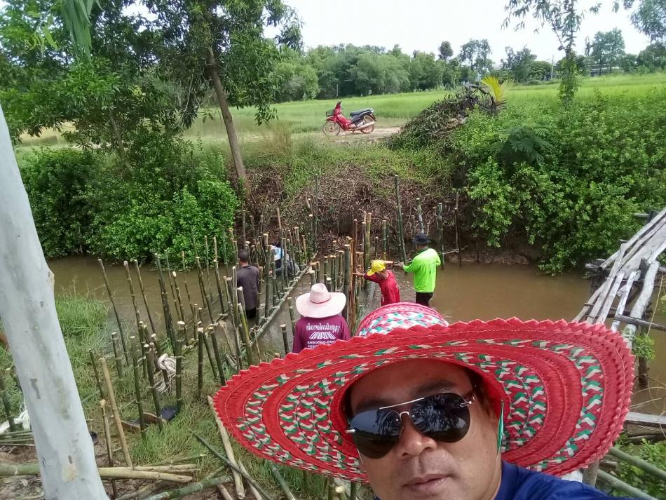 กิจกรรมก่อสร้างฝายมีชีวิต บริเวณห้วยนาจาน ทางขึ้นบ้านหนองไผ่  นำทีมโดยท่านประธานสภาฯ นายรณชิต  แพงดวงแก้ว และคณะสมาชิกสภาเทศบาลตำบลพอกน้อย ร่วมด้วยช่วยกันกับชาวบ้านบ้านบดมาด หมู่ 4และ หมู่ 11