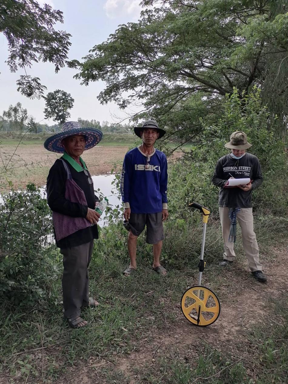 กองช่าง นำทีมโดยนายสหชาติ  แก่นท้าว นายช่างโยธา  ออกสำรวจหนองบัว เตรียมการไว้ขุดลอกและทำฝายมีชีวิต เพื่อเป็นแหล่งกักเก็บน้ำไว้ใช้ในฤดูแล้ง