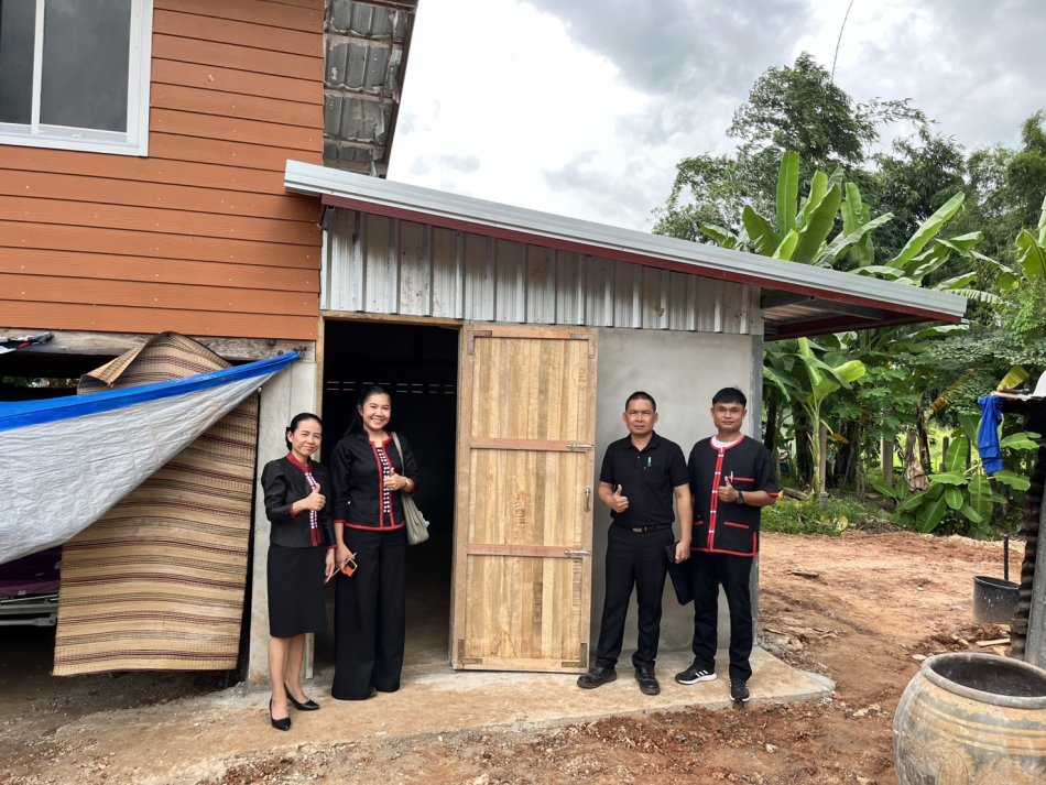งานสวัสดิการสังคม และกองช่าง ลงพื้นที่ตรวจสอบการก่อสร้าง ต่อเติมบ้าน รายวิจิตร  สอนสมนึก บ้านพอกใหญ่ ม.7 ตามโครงการต่อเติมบ้านให้กับผู้ประสบปัญหาทางสังคมและผู้ยากไร้ 